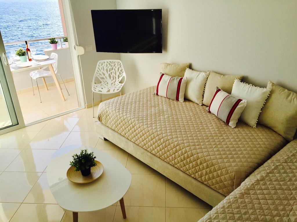 Skyfall Apartment Sarande Ngoại thất bức ảnh