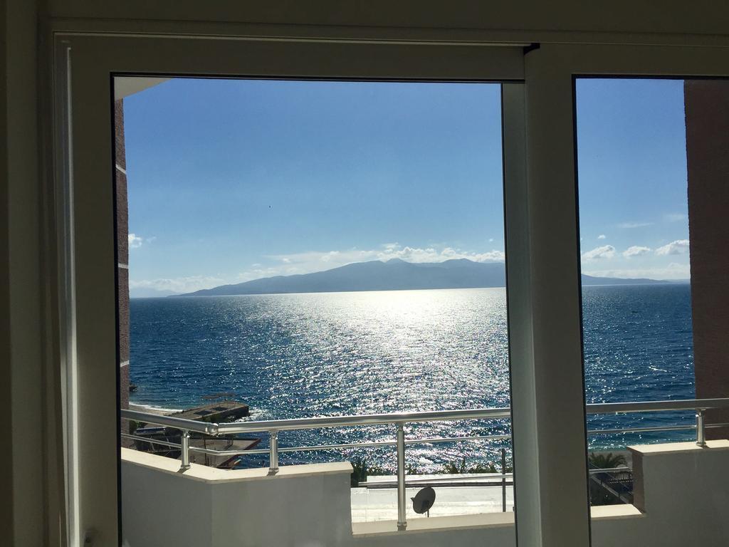 Skyfall Apartment Sarande Ngoại thất bức ảnh