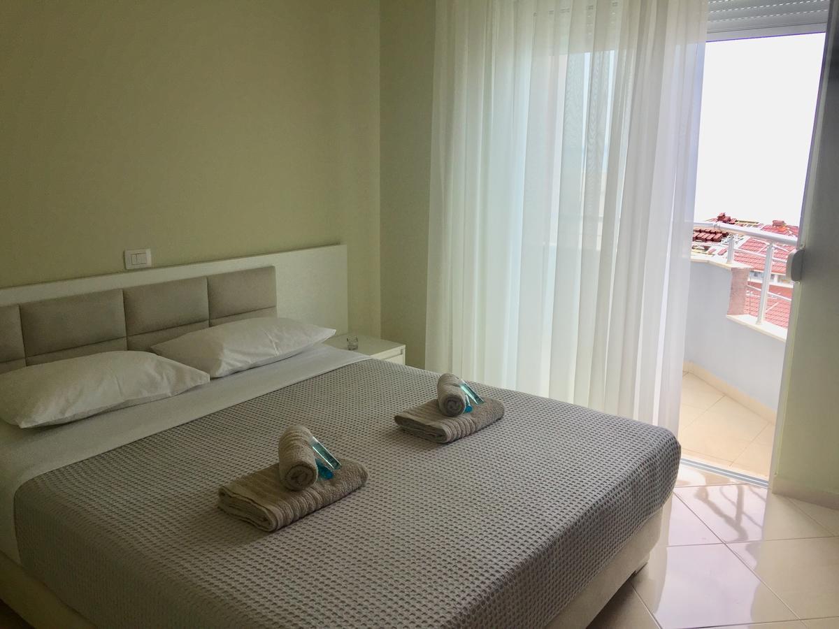Skyfall Apartment Sarande Ngoại thất bức ảnh